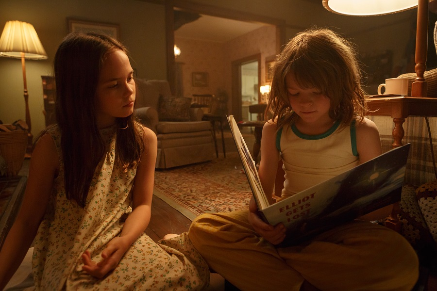Oakes Fegley is Pete and Oona Laurence is Natalie in Disney's PETE'S DRAGON, the story of a boy named Pete and his best friend Elliot, who just happens to be a dragon.