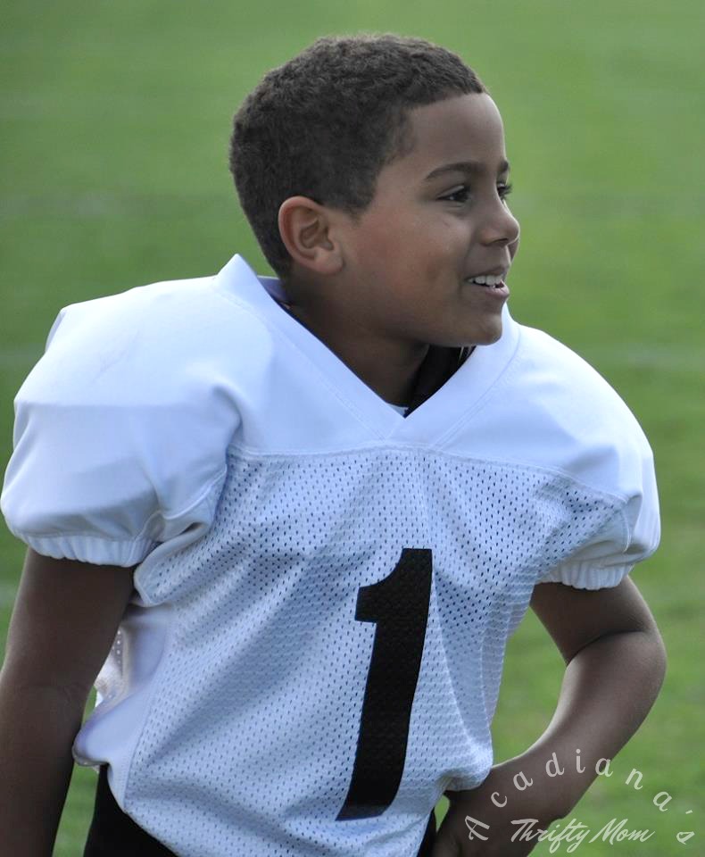 Let Riddell Help Your Child Play Smarter Football This Season #SmarterFootball